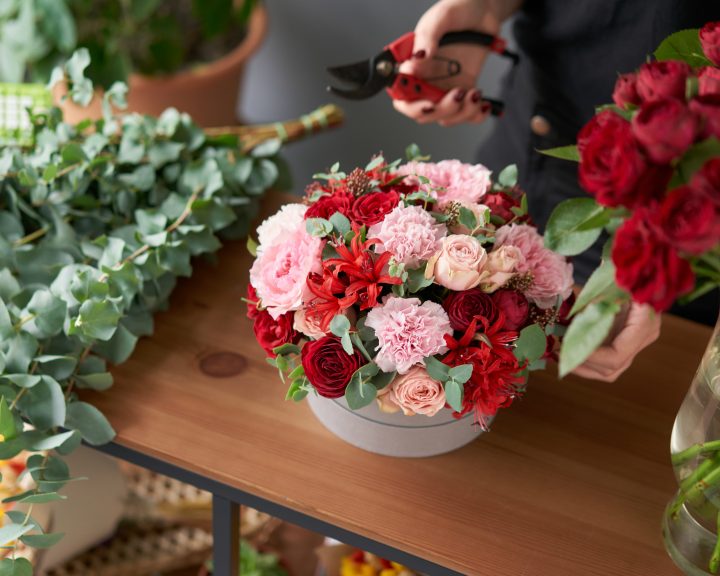 Choose The Service Of Flower Delivery Singapore