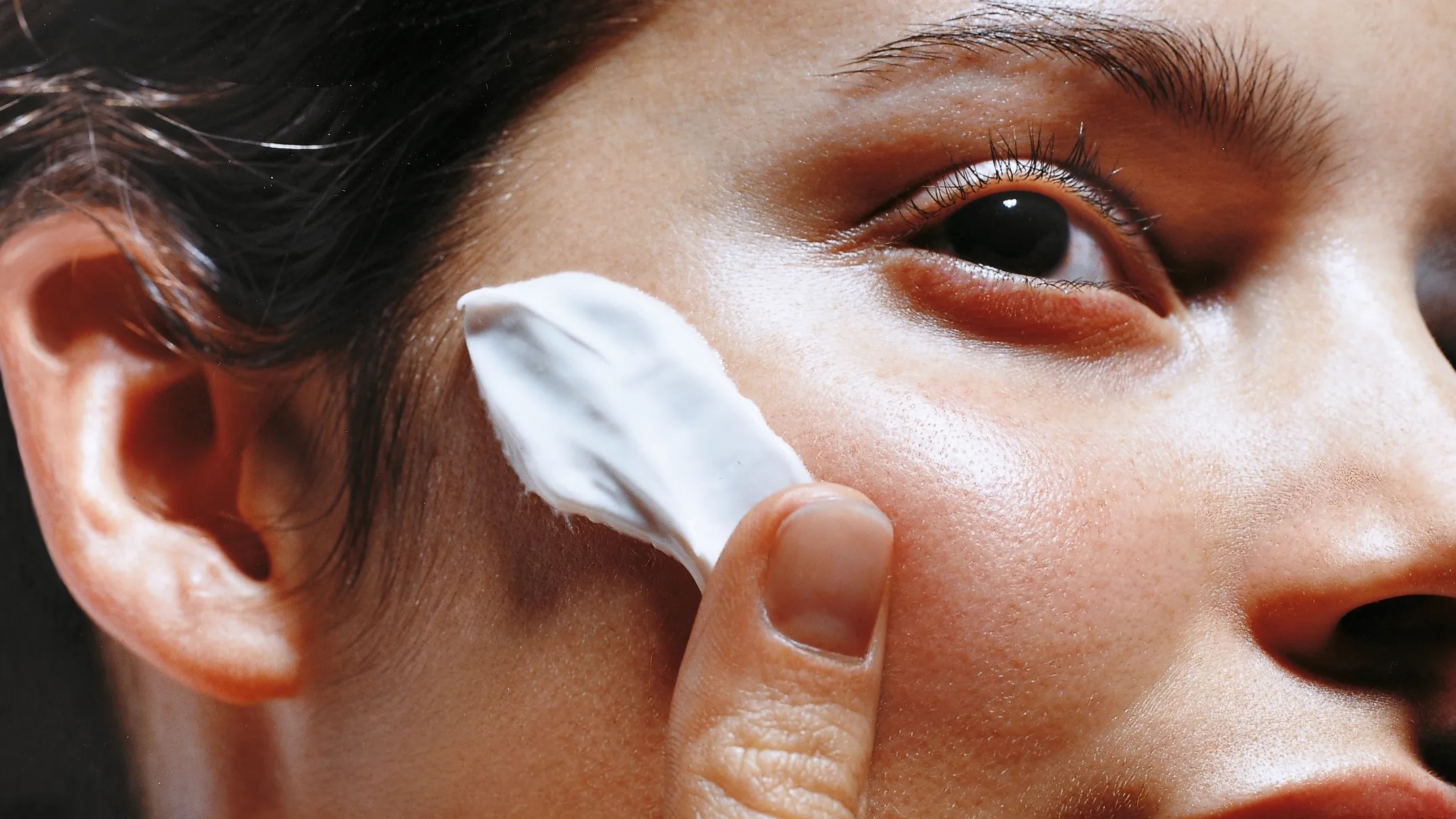 Skin whitening Treatment to reduce pigmentation and enhancing skin and Shakura review